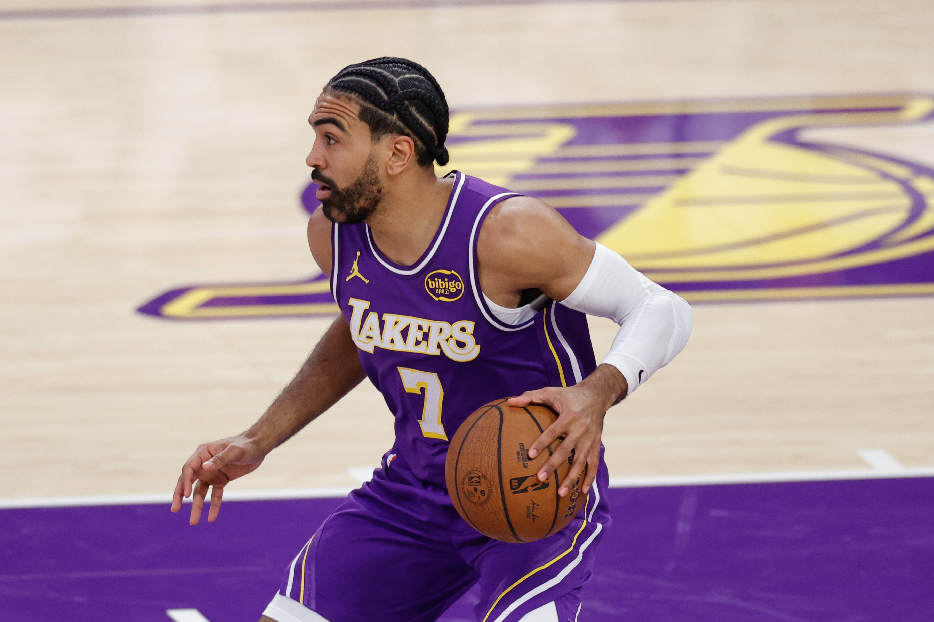 世界杯赛事直播地址-前有纳恩后有文森特！阿里纳斯：湖人总被诱骗去交易来些垃圾